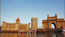 La Puerta de la India y el hotel Taj Mahal de Mumbai.