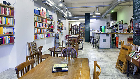 Interior del Ubik Café.